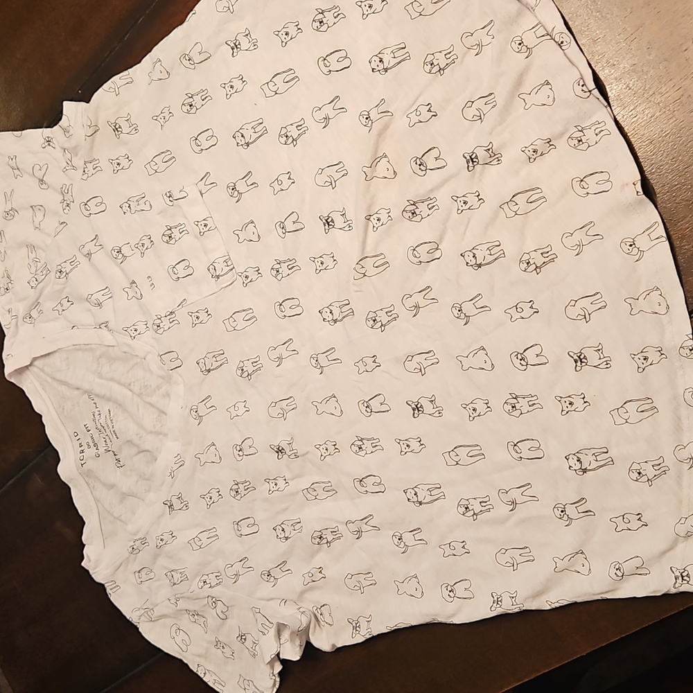 Torrid Cream Tee with Dog Pattern Sz00